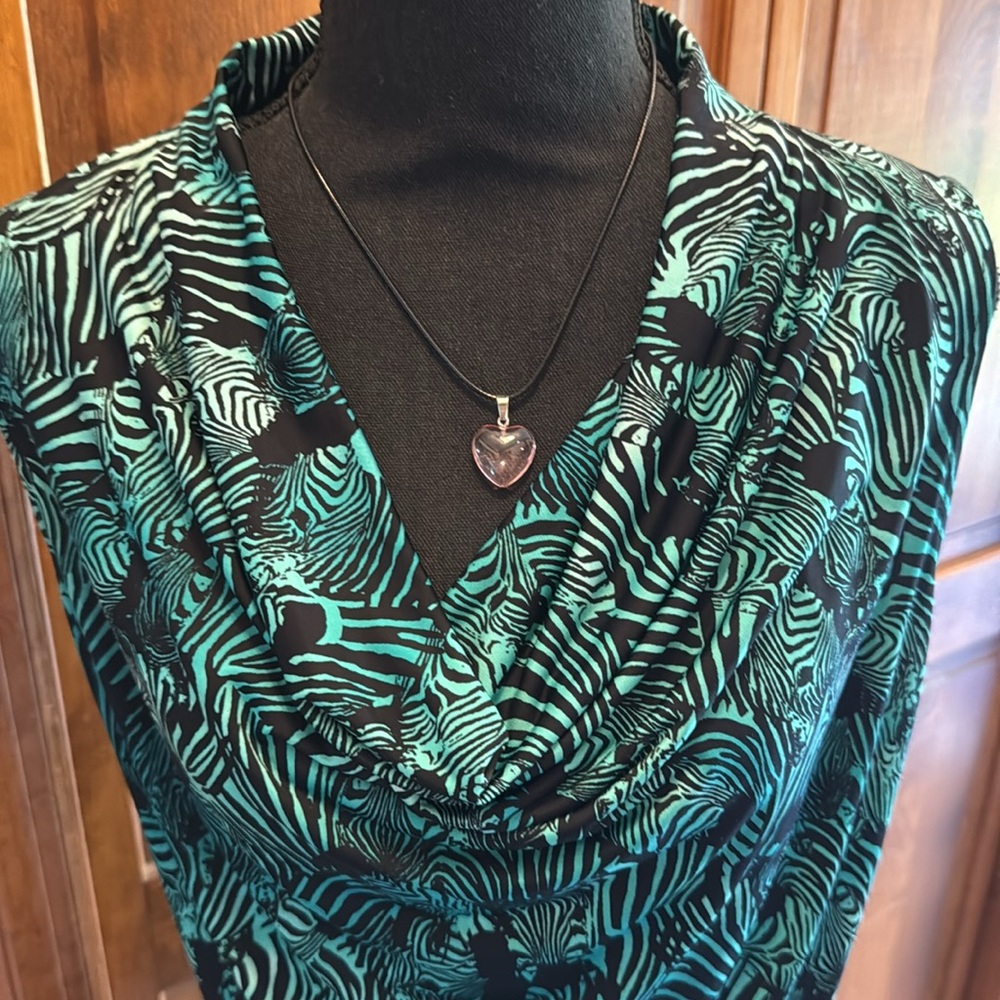 Worthington Green and Black Women's Sleeveless Top - Picture 2 of 9